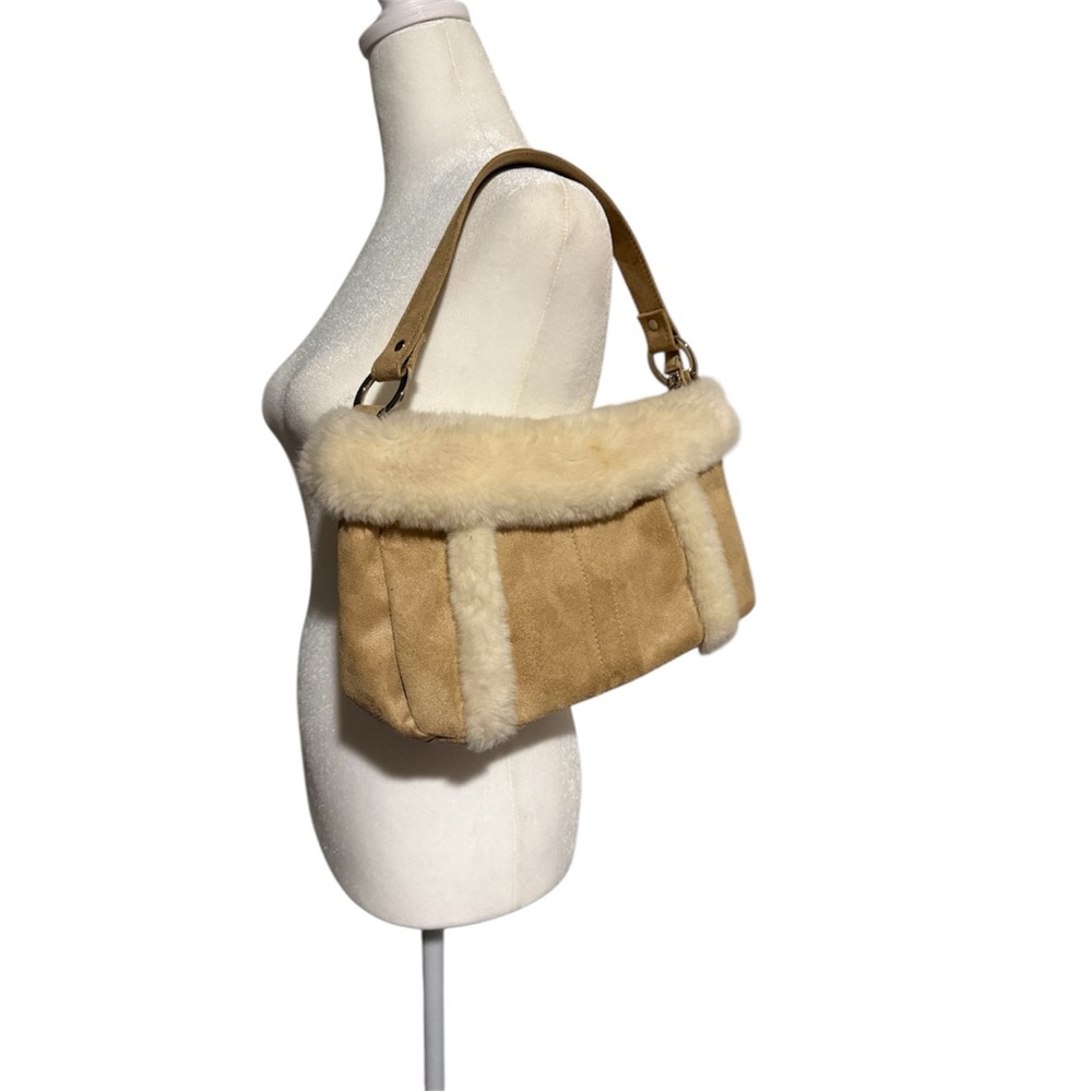 Vintage Y2K Elegant Tan and Cream Fuzzy Women's Shoulder Bag Bath and Body Works